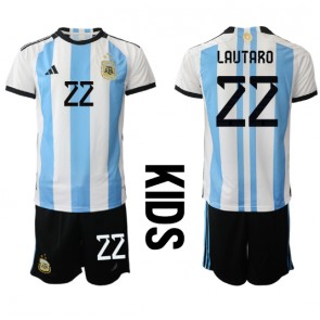 Argentina Lautaro Martinez #22 kläder Barn VM 2022 Hemmatröja Kortärmad (+ korta byxor)